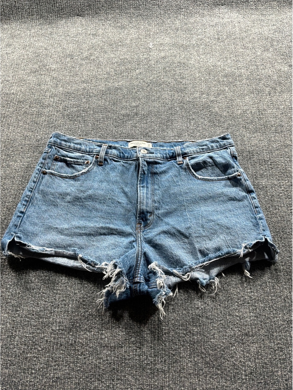 Abercrombie & Fitch The Mom Short High Rise Denim Shorts Size 33